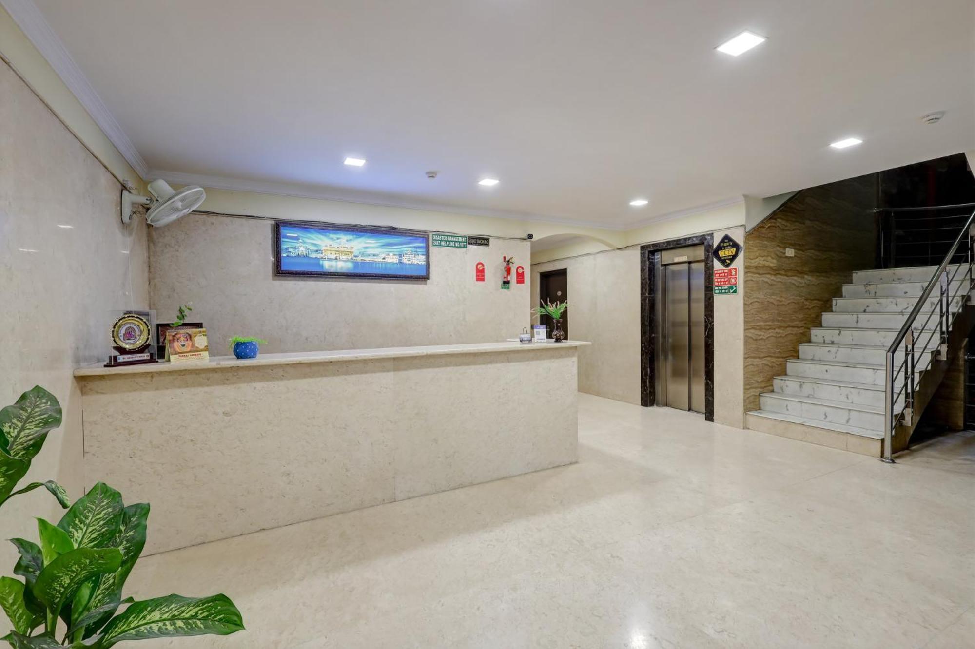 Hotel Singh Palace Delhi  Exterior photo