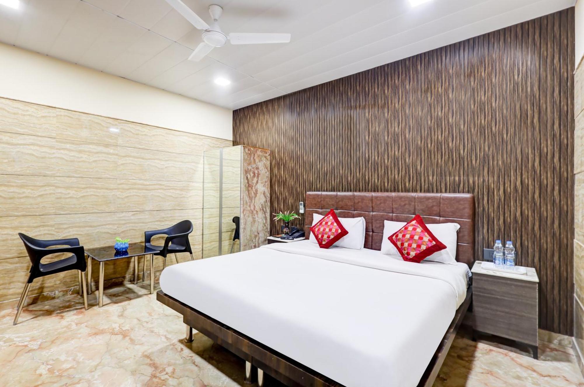 Hotel Singh Palace Delhi  Exterior photo