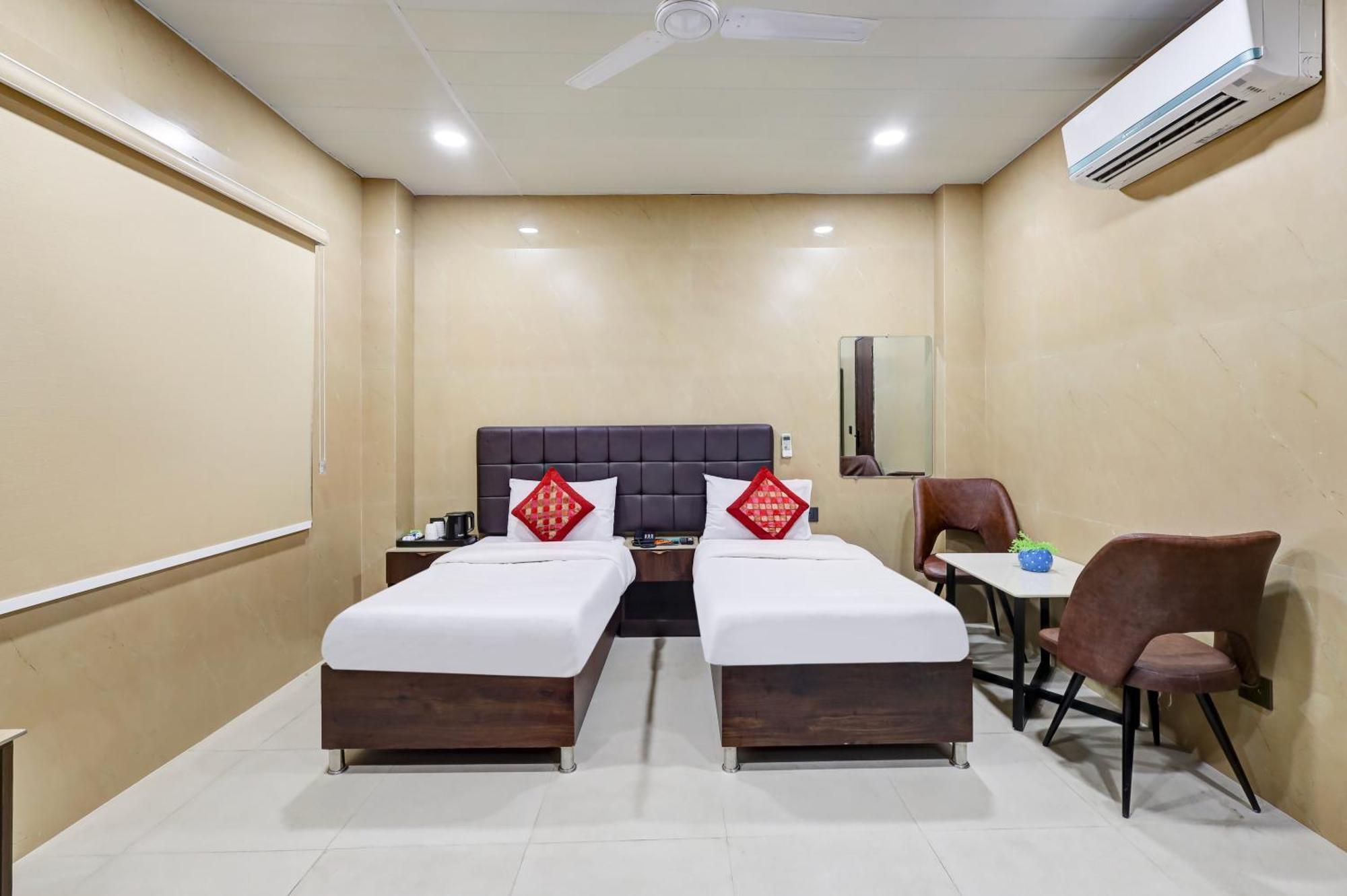 Hotel Singh Palace Delhi  Exterior photo