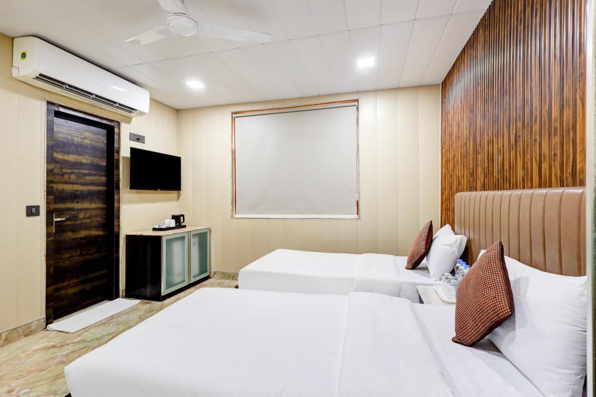 Hotel Singh Palace Delhi  Exterior photo