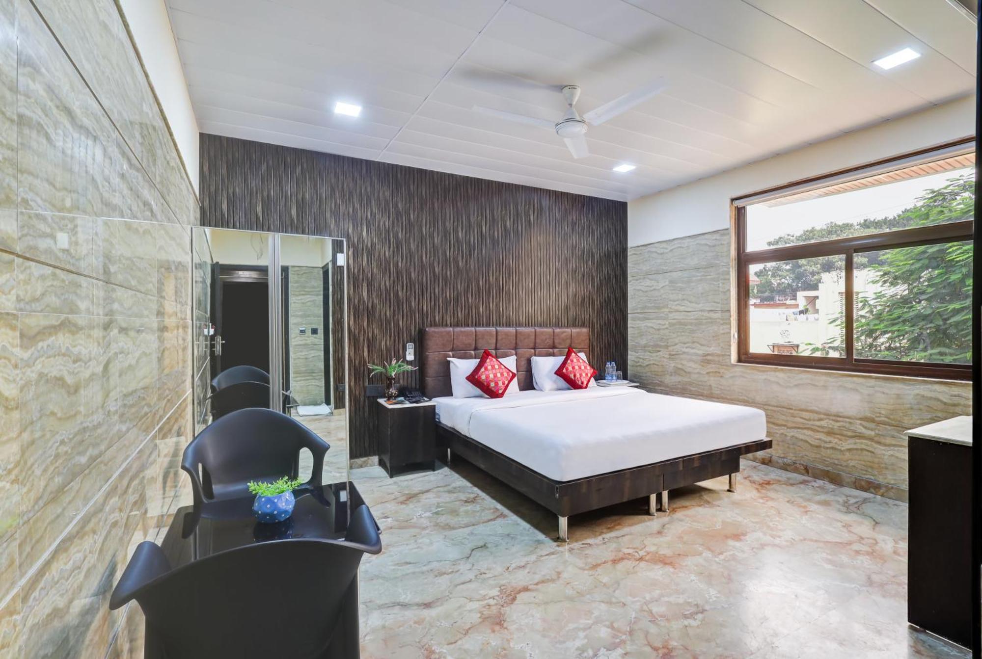 Hotel Singh Palace Delhi  Exterior photo