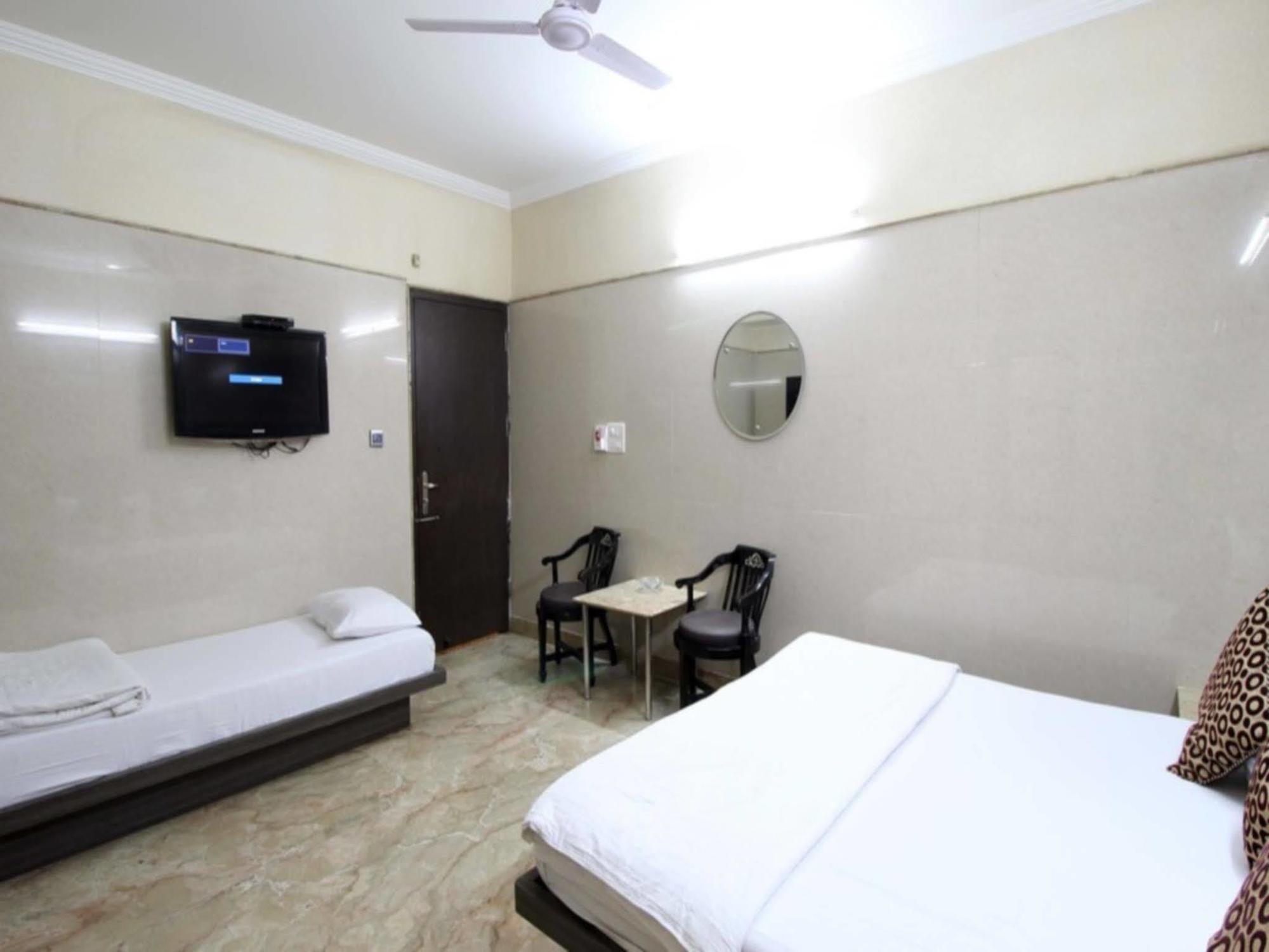 Hotel Singh Palace Delhi  Exterior photo